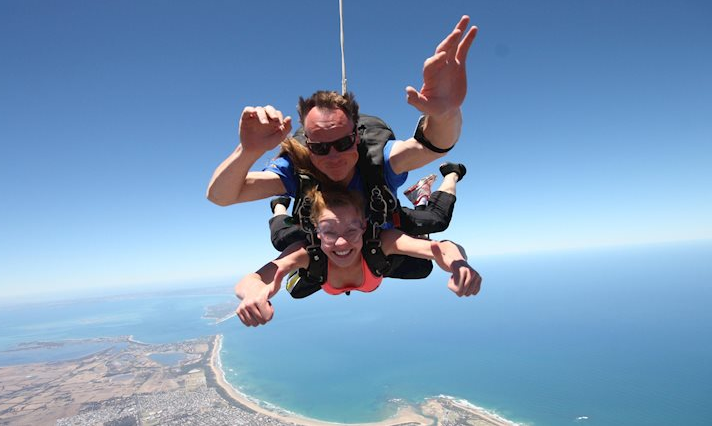 10 Amazing Skydiving Spots in Australia & New Zealand