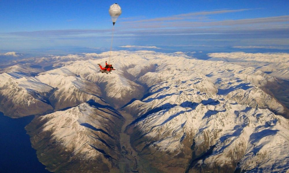 10 Amazing Skydiving Spots in Australia & New Zealand