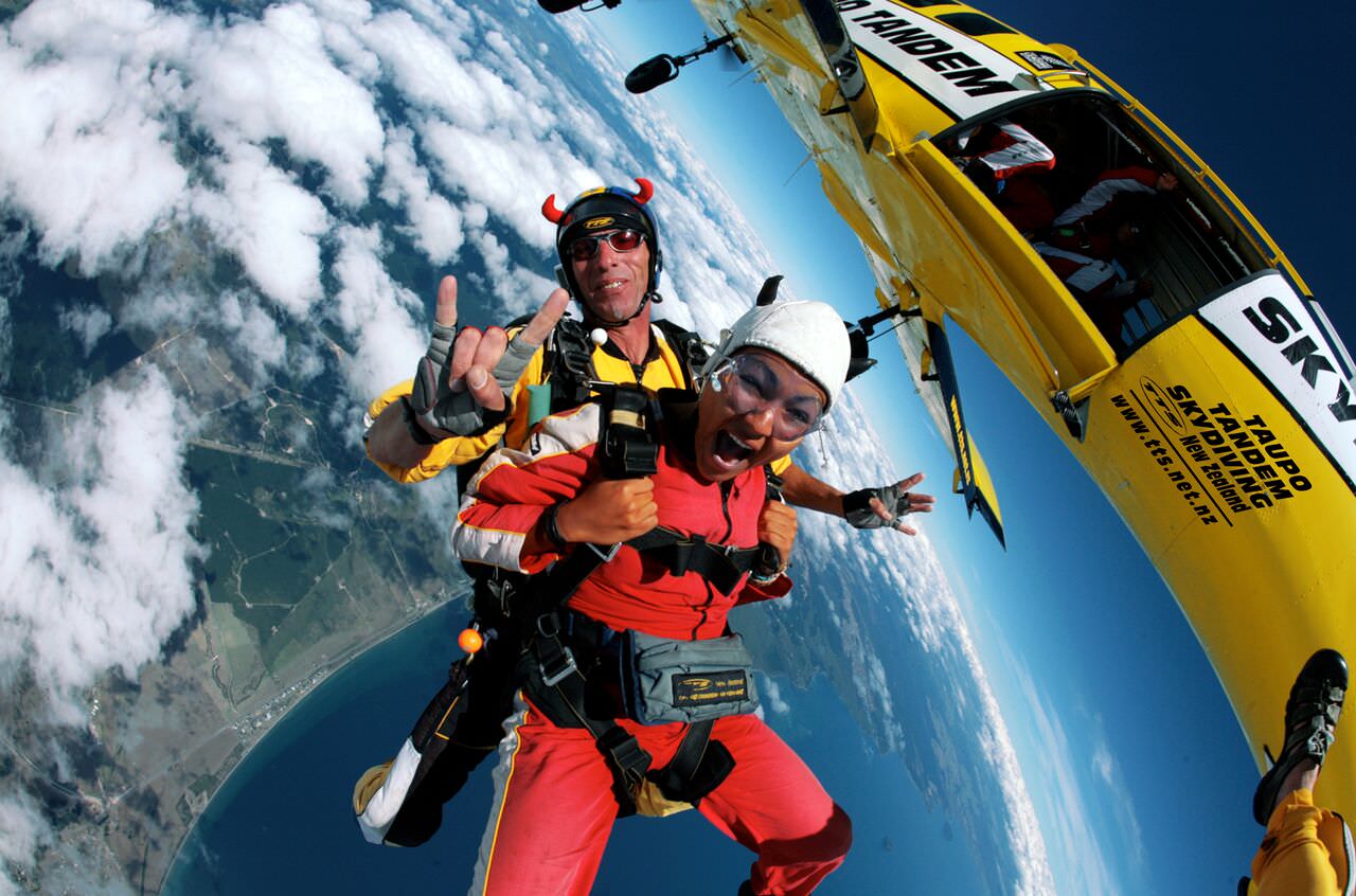 10 Amazing Skydiving Spots in Australia & New Zealand