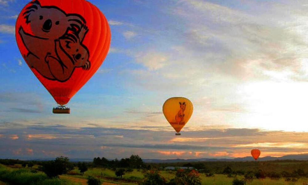 3 Hot Air Balloons over Port Douglas