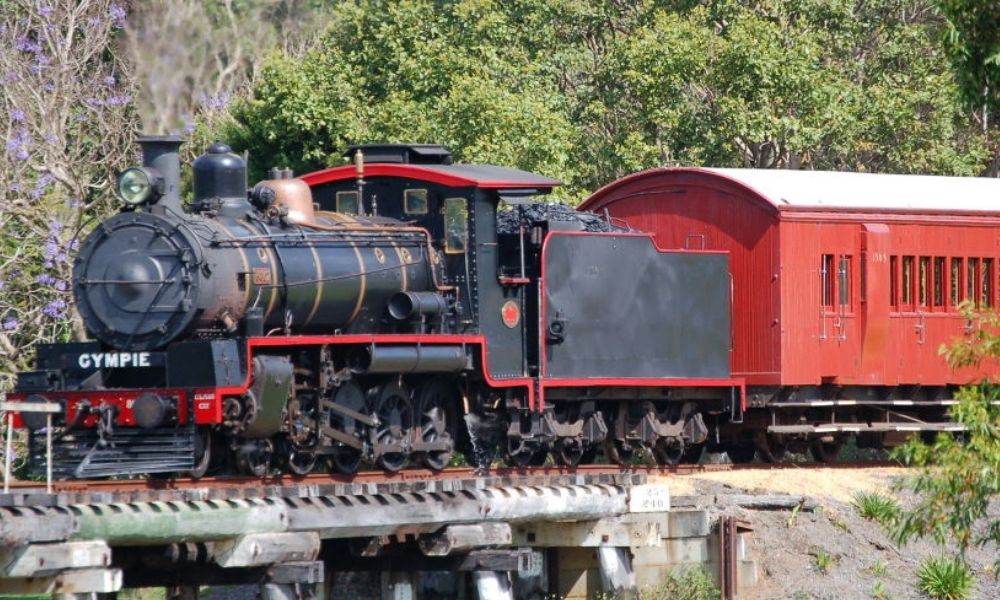 Mary Valley Rattler Steam Train leaves the station