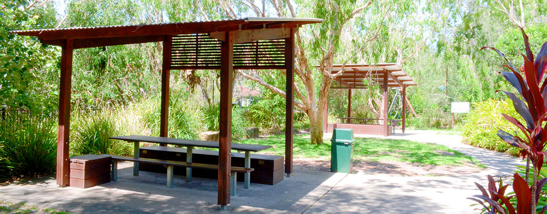 Currumbin Wildlife Sanctuary Picnic Tables