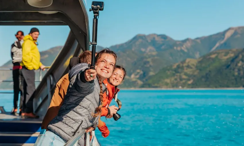 Whale Watching Kaikoura NZ - Book Now | Experience Oz