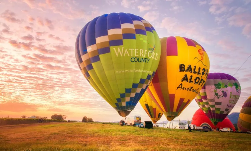 Hunter Valley Hot Air Balloon with Peterson House Breakfast | Experience Oz