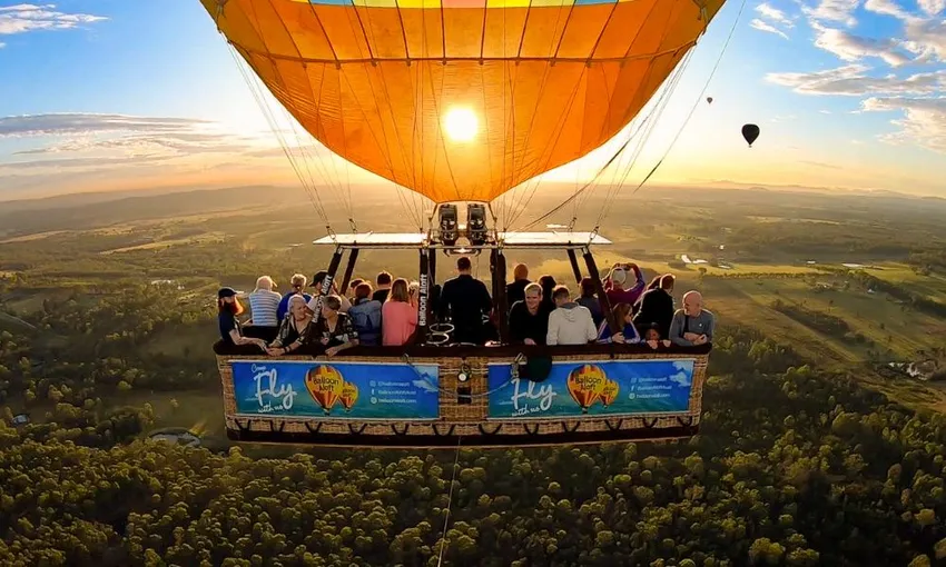Hunter Valley Hot Air Balloon with Peterson House Breakfast | Experience Oz
