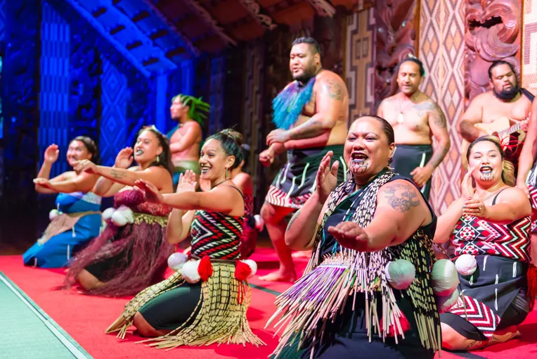 Waitangi Treaty Grounds Tour & Performance NZ | Experience Oz + NZ