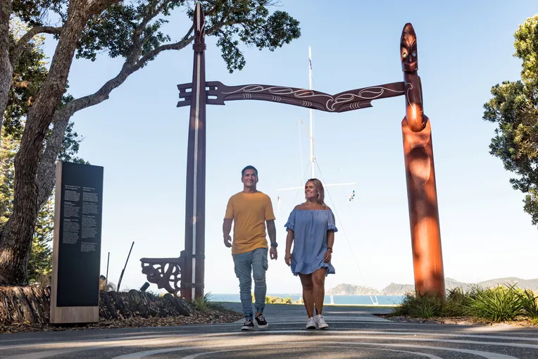 Waitangi Treaty Grounds Tour & Performance NZ | Experience Oz + NZ