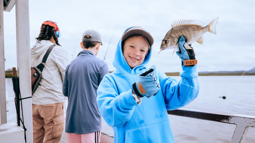 Noosa Fishing & Crab Tours Sunshine Coast | Experience Oz