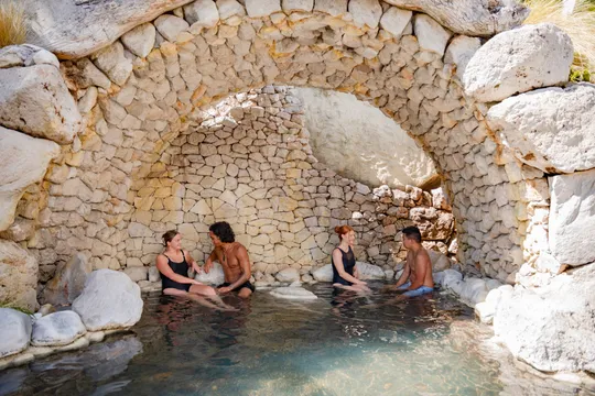 Polynesian Spa Entry & Deluxe Lake Spa