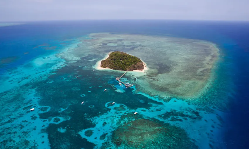 Great Barrier Reef 40 Minute Scenic Flight - Book Now | Experience Oz