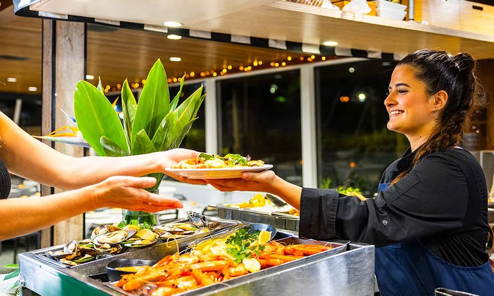 Gold Coast Sightseeing Dinner Cruise | Experience Oz-4