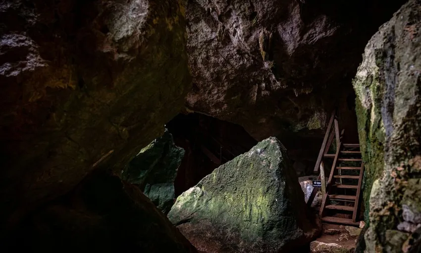 Capricorn Caves Adventurer Tour - 2 Hours - Book Now | Experience Oz