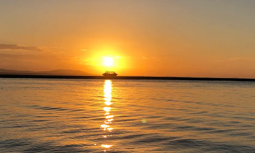 1770 Larc Afternoon Cruise from Agnes Water | Experience Oz