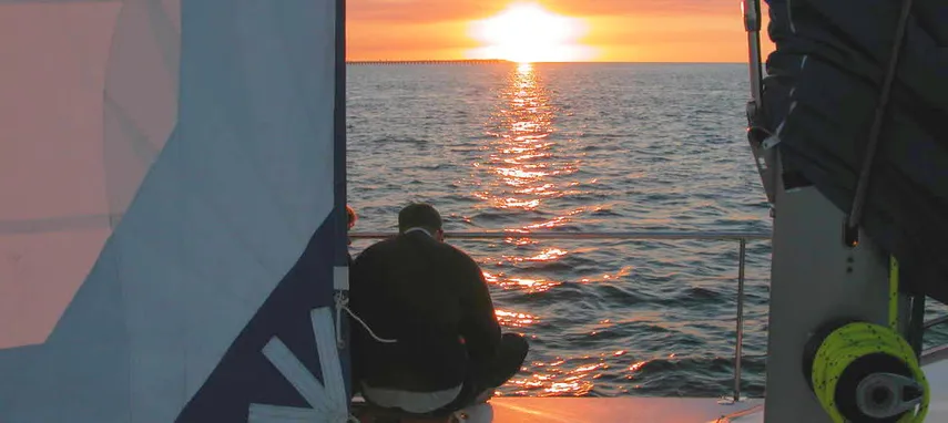 Hervey Bay Sunset Sailing Tour with Champagne | Experience Oz
