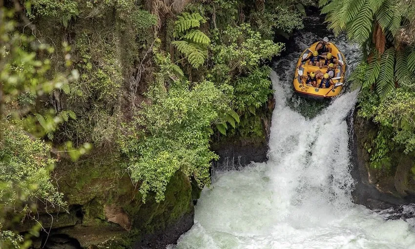 Rotorua Okere Zipline, Raft and Hot Pools Combo