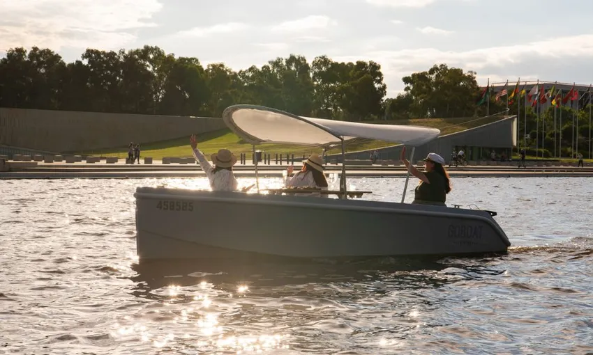 Canberra Electric Picnic Boat Hire - 1 Hour | Experience Oz