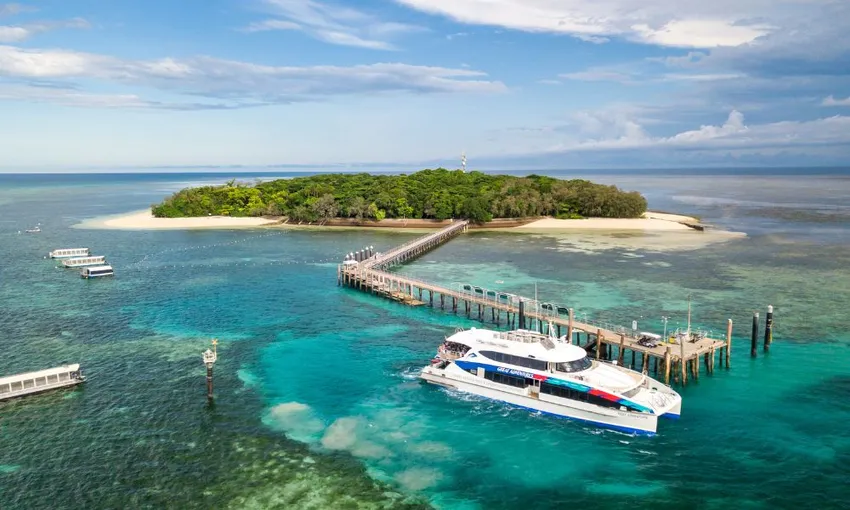Cairns to Green Island Day Trip | Experience Oz