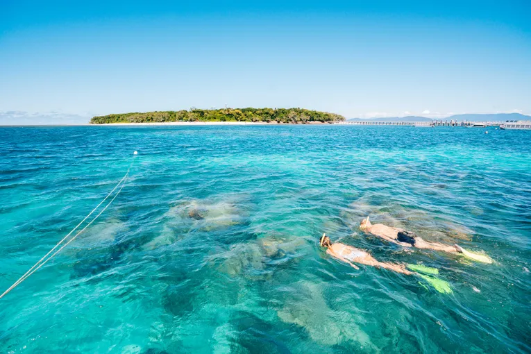 Cairns to Green Island Day Trip | Experience Oz