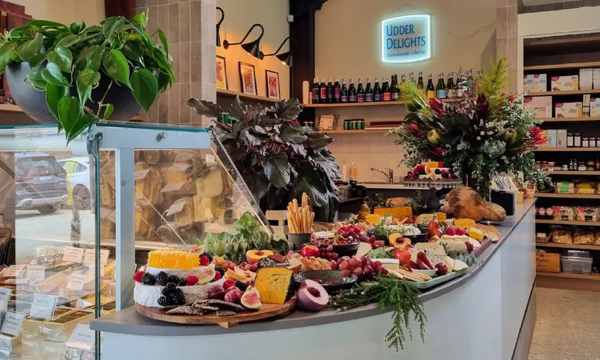 Cheese Lovers Tasting Tile with a Glass of Wine  | Experience Oz