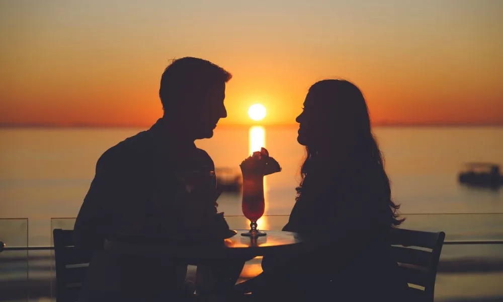 Moreton Island Whale Watching & Dolphin Feeding | Experience Oz-2