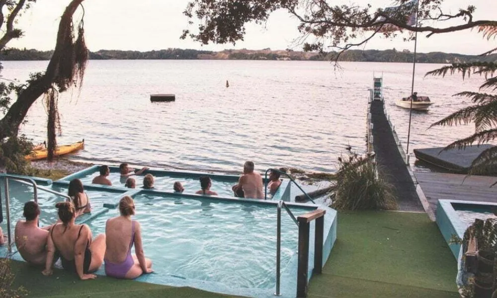 Rotorua Evening Starlight Gourmet Kayak Tour With Glowworms  | Experience Oz-2