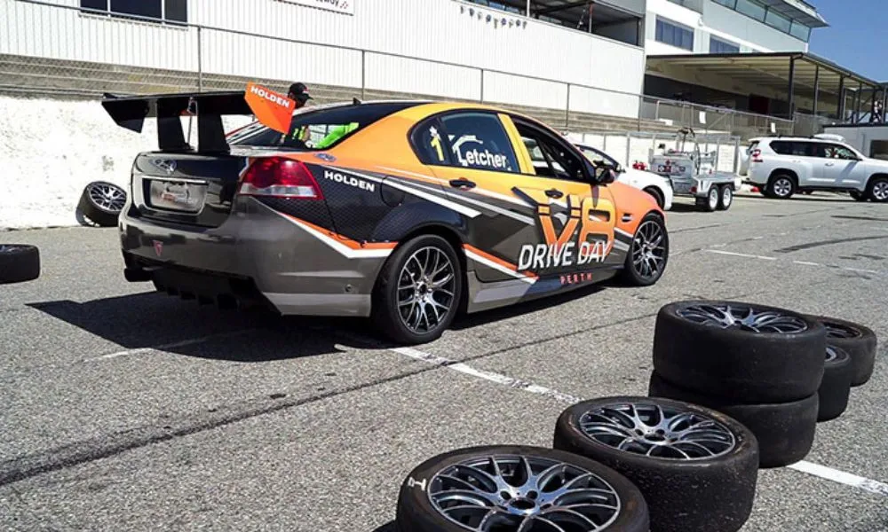 Perth V8 Race Car Drive - 4 Laps | Experience Oz-6