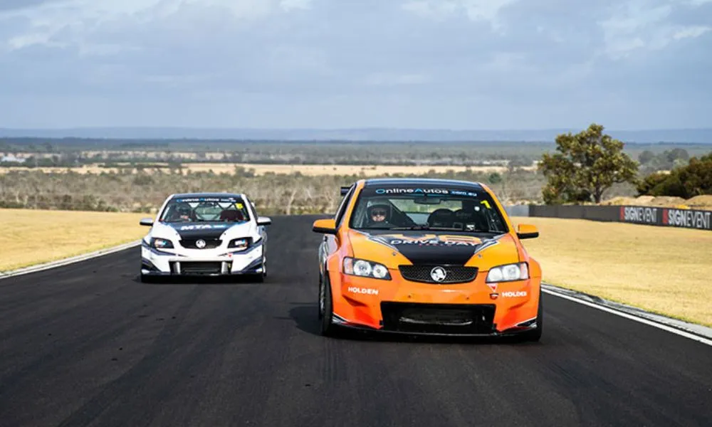 Perth V8 Race Car Drive - 4 Laps | Experience Oz-4