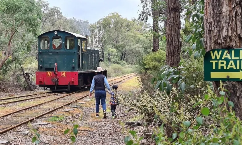 Dwellingup Hike and Train Ride with Pizza | Experience Oz