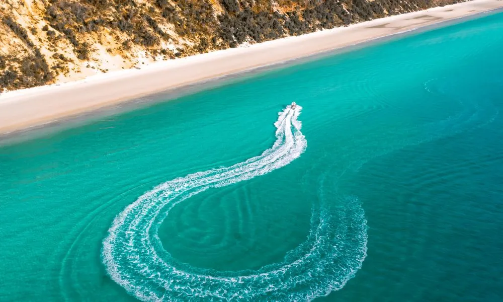 Hervey Bay Whale Watching and Fraser Island Beach Tour | Experience Oz-2