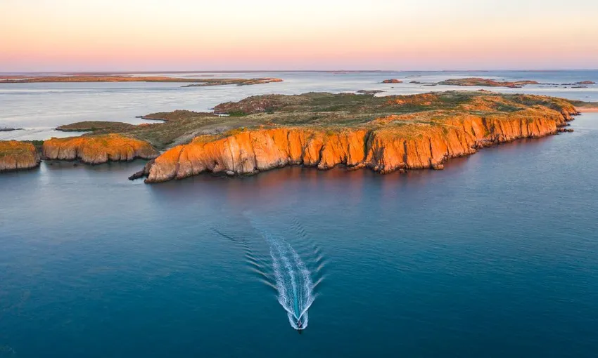 Kimberley Coast Waterfall Reef Sea Safari | Experience Oz
