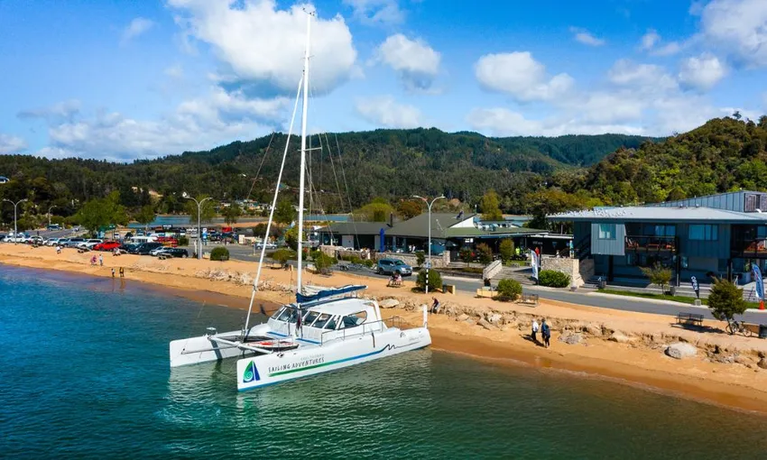 Anchorage Walk, Seals & Sail - Book Now | Experience Oz
