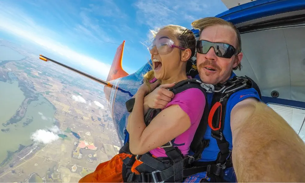 Tandem Skydive over Langhorne Creek - 9,000ft | Experience Oz-2
