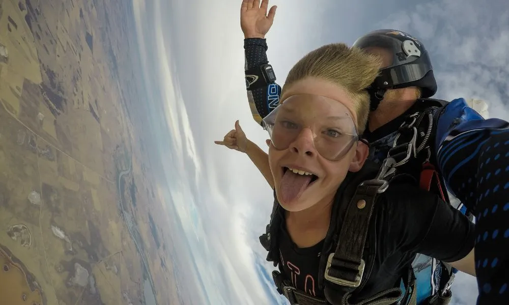 Tandem Skydive over Langhorne Creek - 9,000ft | Experience Oz-3