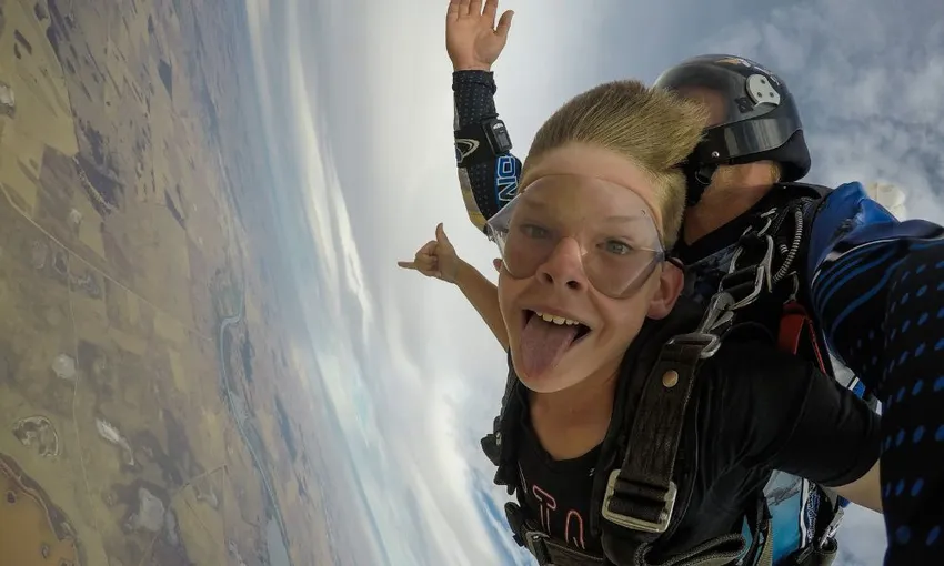 Tandem Skydive over Langhorne Creek - 9,000ft | Experience Oz