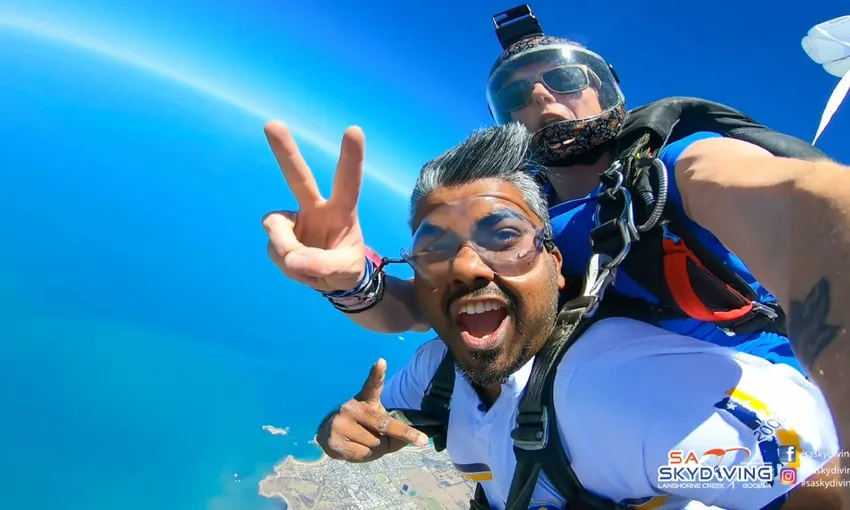 Tandem Skydive over Langhorne Creek - 9,000ft | Experience Oz