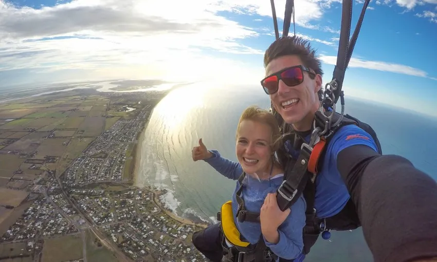 Goolwa Weekend Tandem Skydive - 12,000ft | Experience Oz