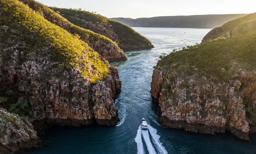 Horizontal Falls Afternoon Flight and Boat Tour | Experience Oz