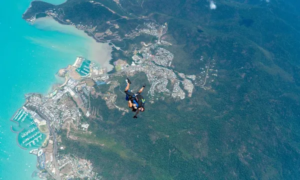 Airlie Beach up to 8,000ft Tandem Skydive