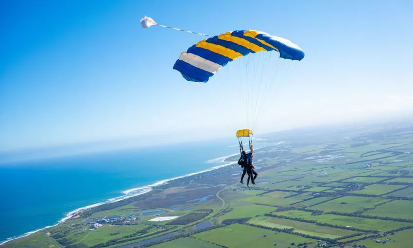 Great Ocean Road Weekday 15,000ft Tandem Skydive | Experience Oz