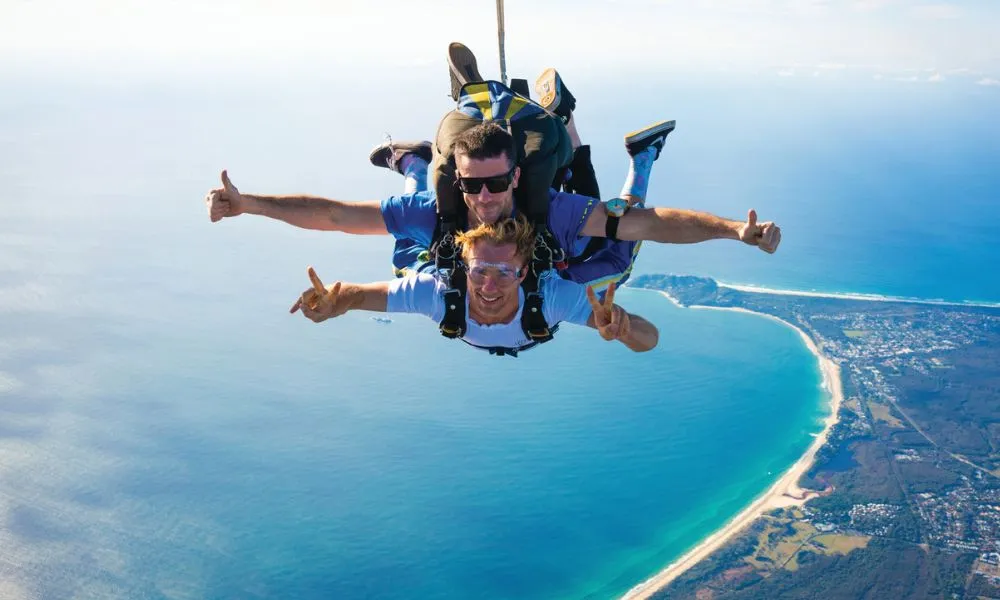 15,000ft Tandem Skydive Byron Bay - Weekend transfer