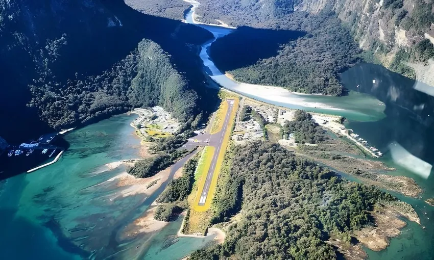 Milford Sound Overflight From Queenstown | Experience Oz