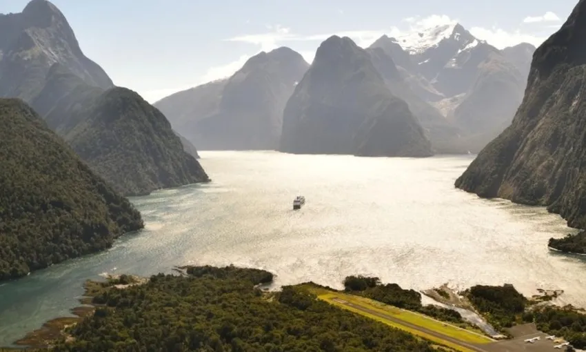 True South Flights Milford Fly Cruise Fly | Experience Oz
