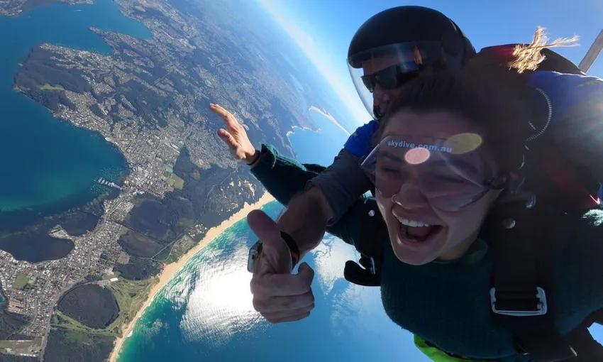 15 000ft Tandem Skydive in Newcastle - Book Now | Experience Oz