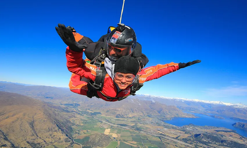 Wanaka Tandem Skydive - 9,000ft | Experience Oz