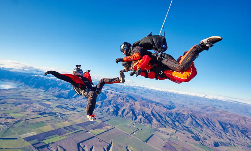 Wanaka Tandem Skydive - 9,000ft | Experience Oz