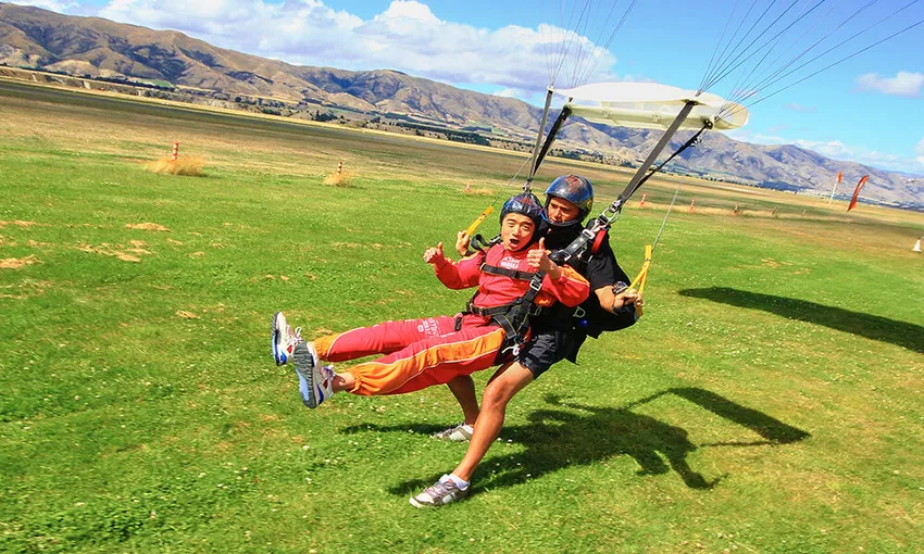 Wanaka Tandem Skydive - 9,000ft | Experience Oz