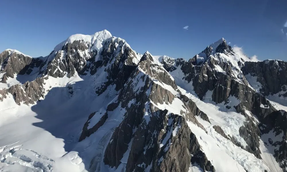 Queenstown Helicopter Flight with Alpine Snow Landing | Experience Oz -5