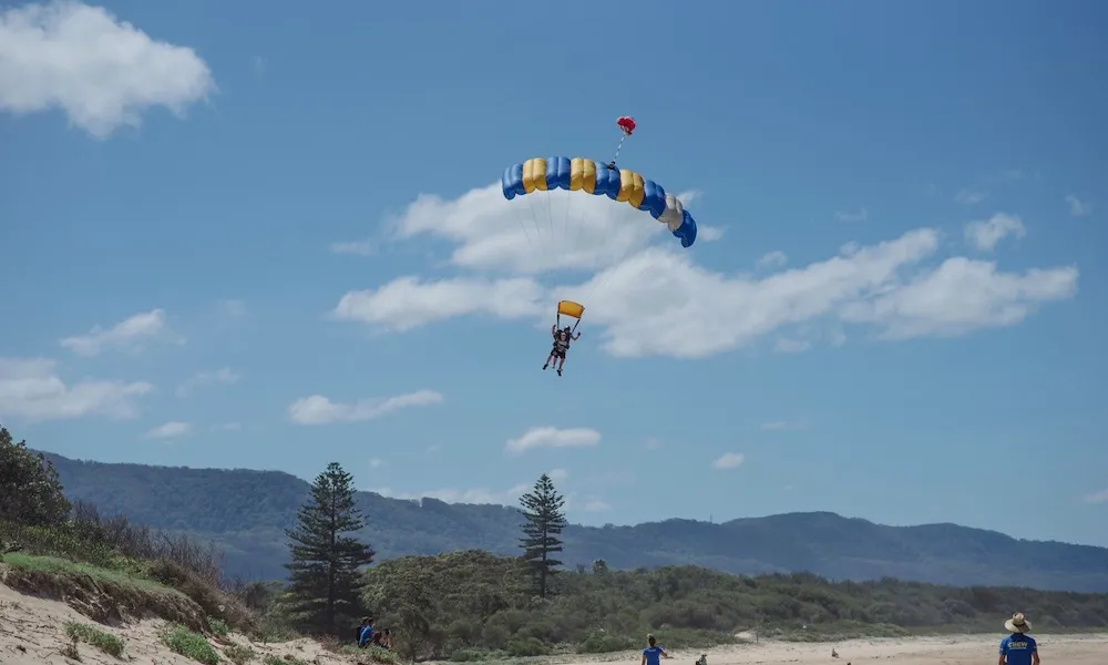 Wollongong Tandem Skydive up to 15,000ft with Transfers | Experience Oz-6