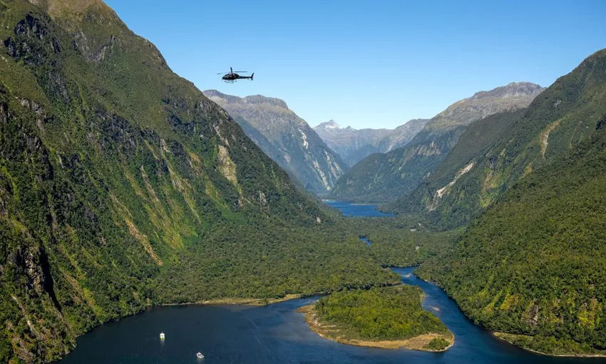 West Coast Beaches and Glaciers Helicopter Flight | Experience Oz