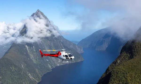 Milford Sound Helicopter and Cruise from Queenstown